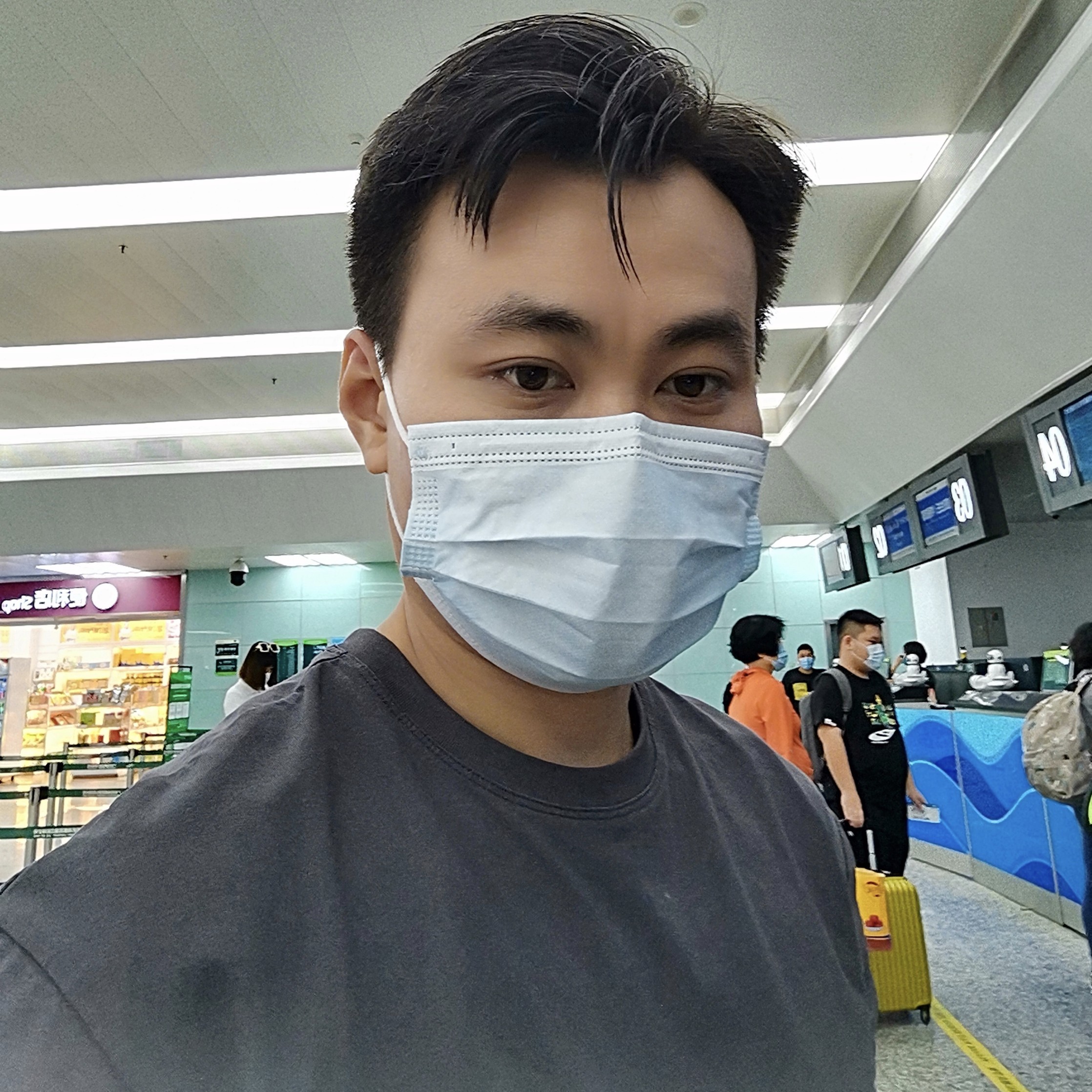 麦英龙